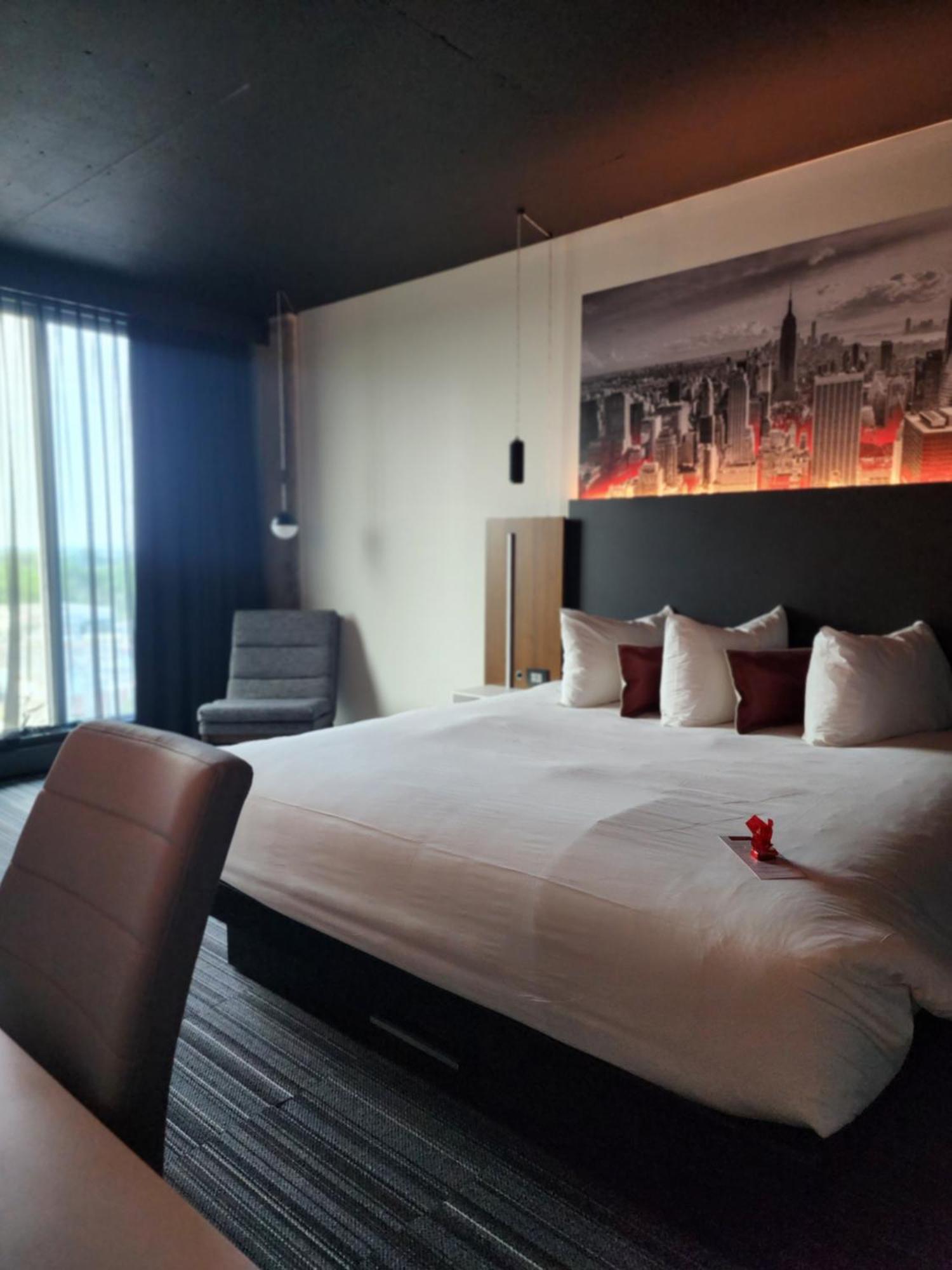 Grand Times Hotel Laval - Centropolis Eksteriør bilde